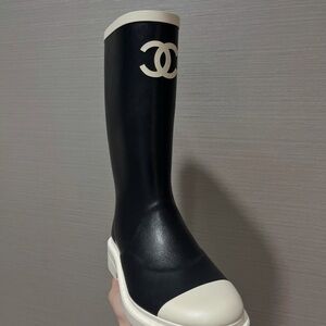 CHANEL Women's Black and Cream Boots